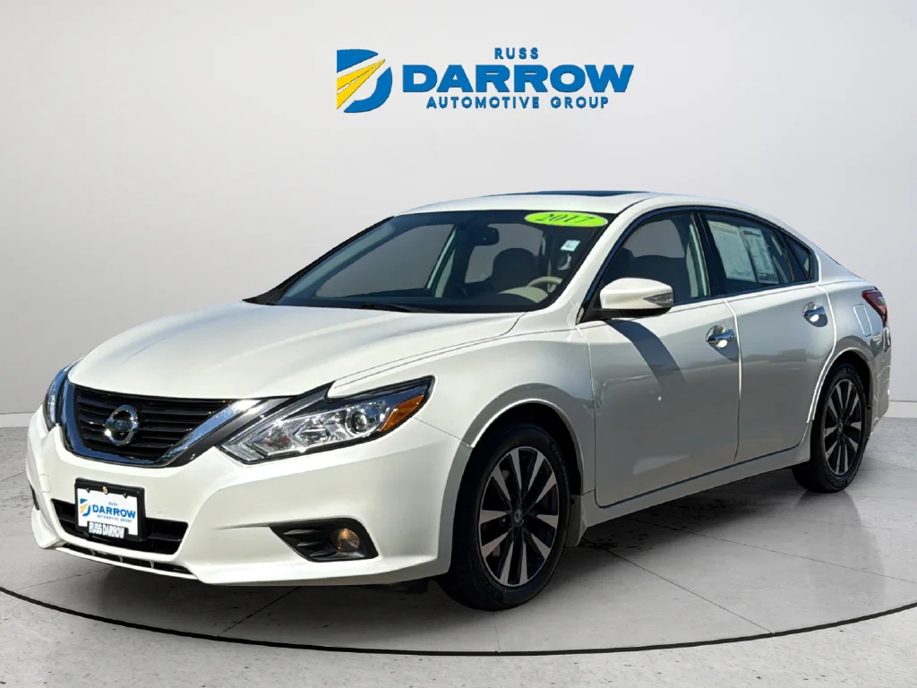 Used 2017 White Nissan 2.5 SV image 1