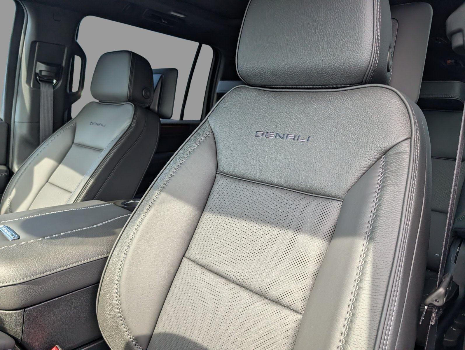 2026 GMC Yukon XL Denali - Photo 14