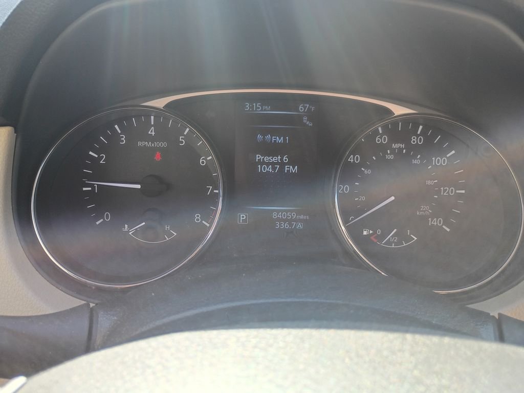 Used 2016 Cayenne Red Nissan SV image 24