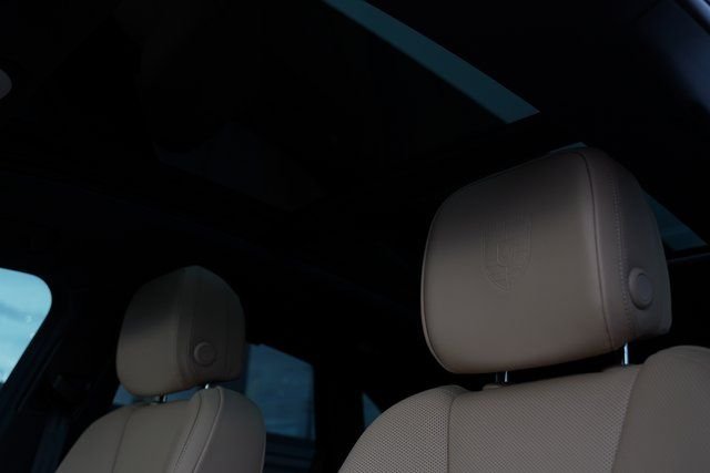2026 Porsche Macan - Photo 12