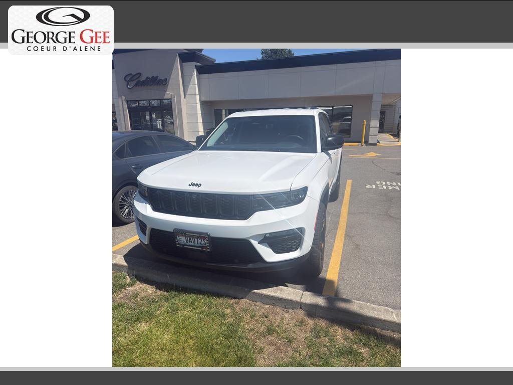 Used 2023 Bright White Clearcoat Jeep Limited image 1