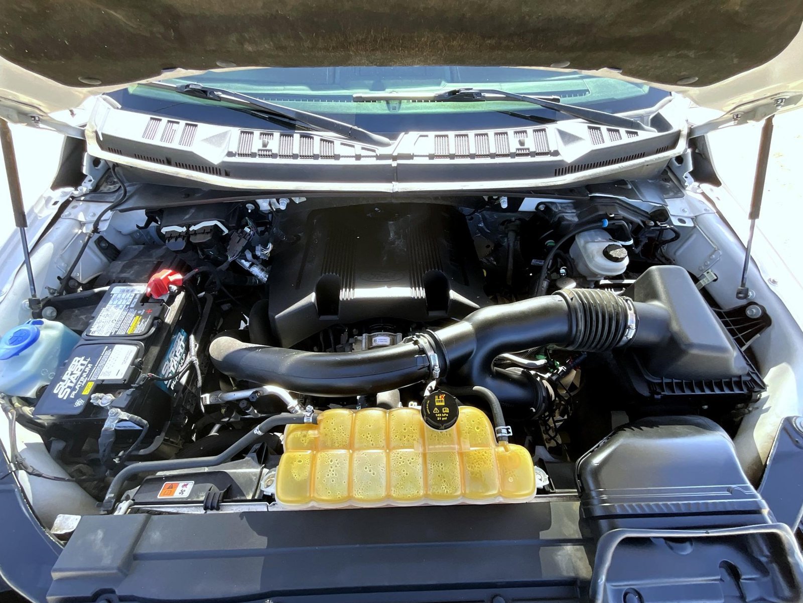 Used 2018 White Ford Lariat image 26
