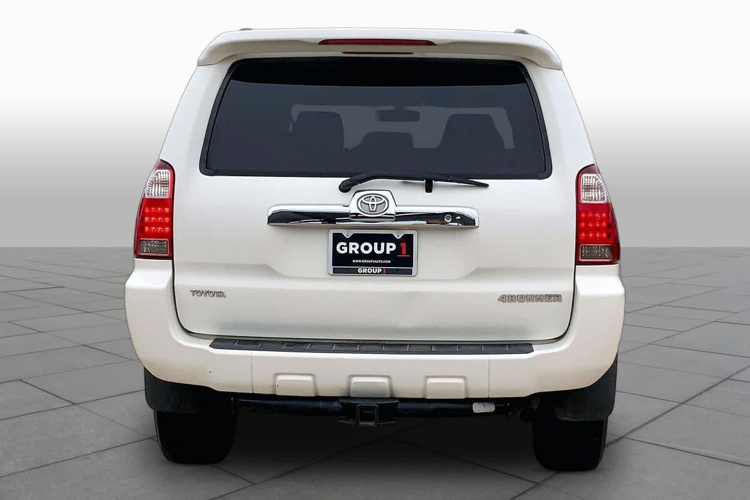 Used 2006 Natural White Toyota SR5 image 4