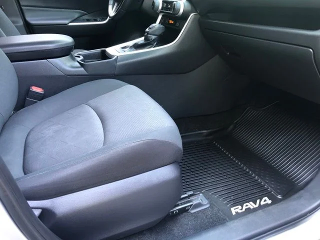 Used 2019 Silver Sky Metallic Toyota XLE image 16