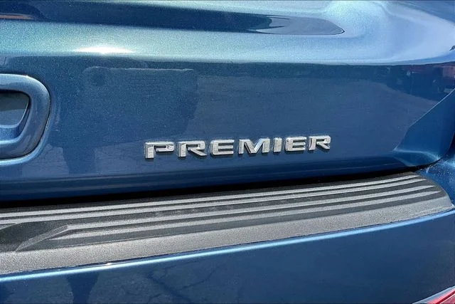 Used 2025 Blue Chevrolet Premier image 23