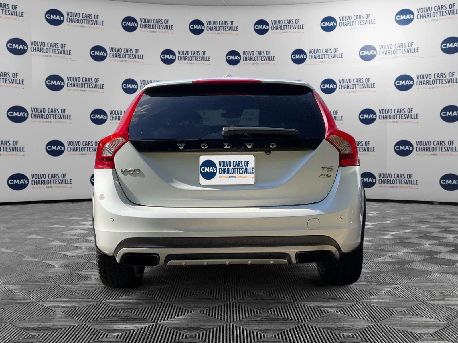 Used 2016 CRYSTAL WHITE VOLVO T5PREMIER image 4