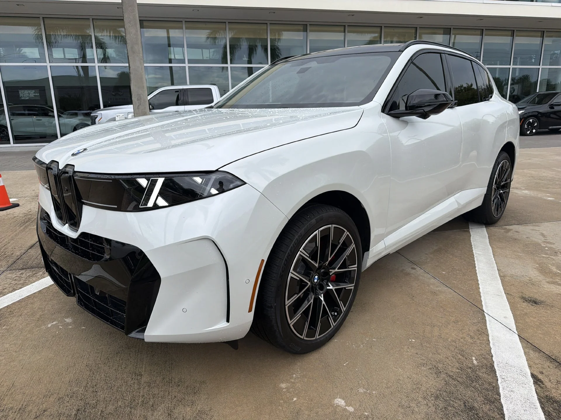 New 2027 Mineral White Metallic BMW  image 8