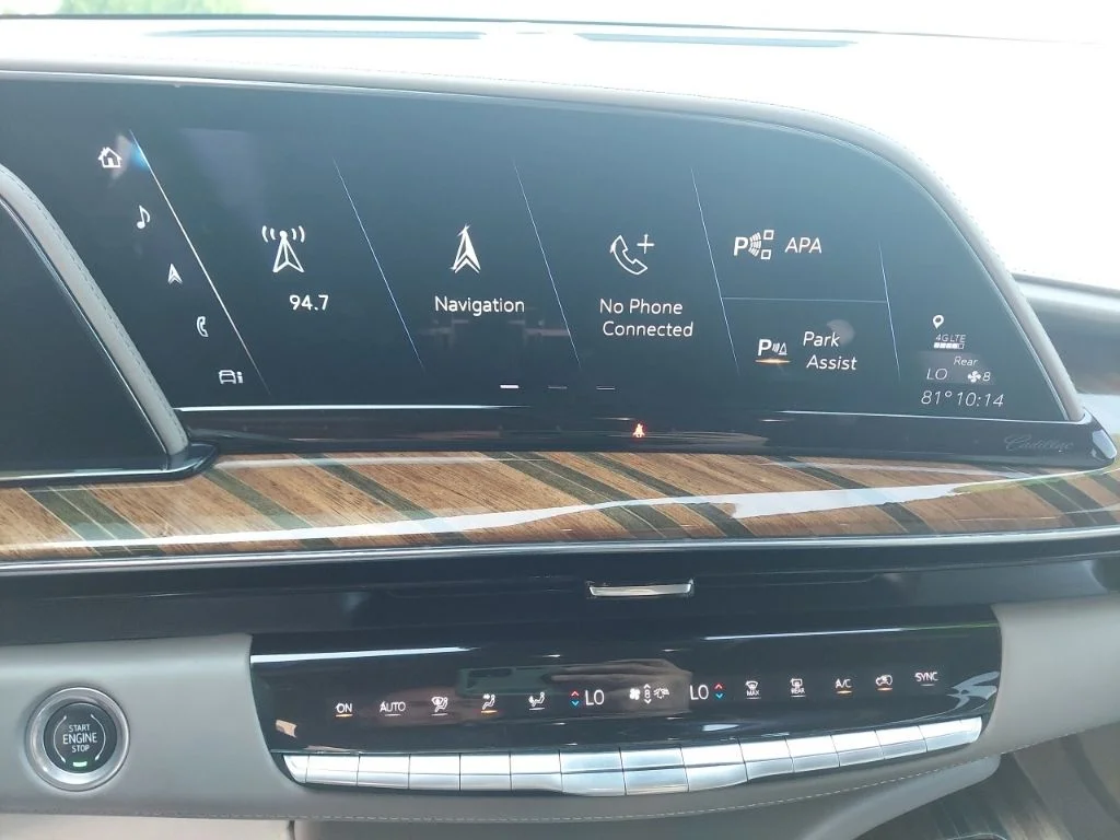 Used 2021 White Cadillac Premium Luxury Platinum image 21