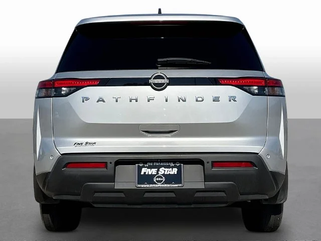 Used 2025 Silver Nissan S image 6