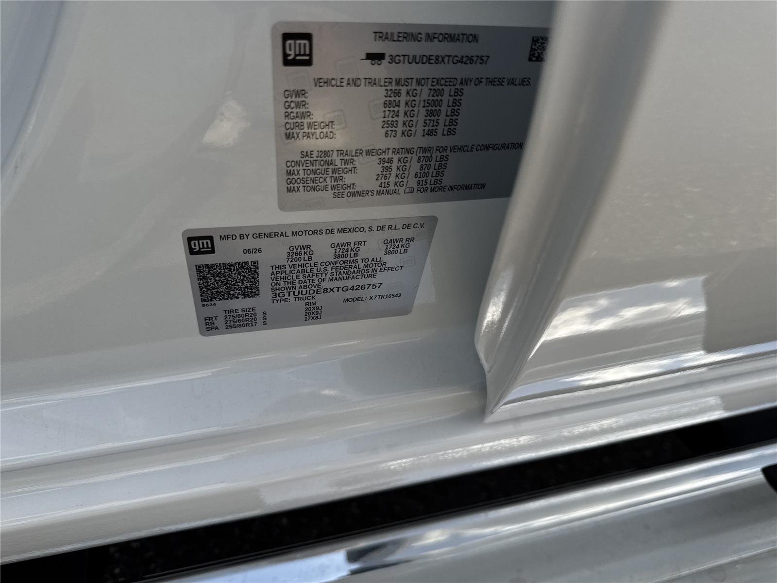 New 2026 Summit White GMC SLT image 39