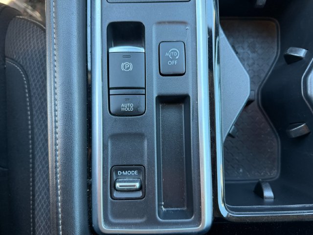 Used 2025 Blue Nissan SV image 29