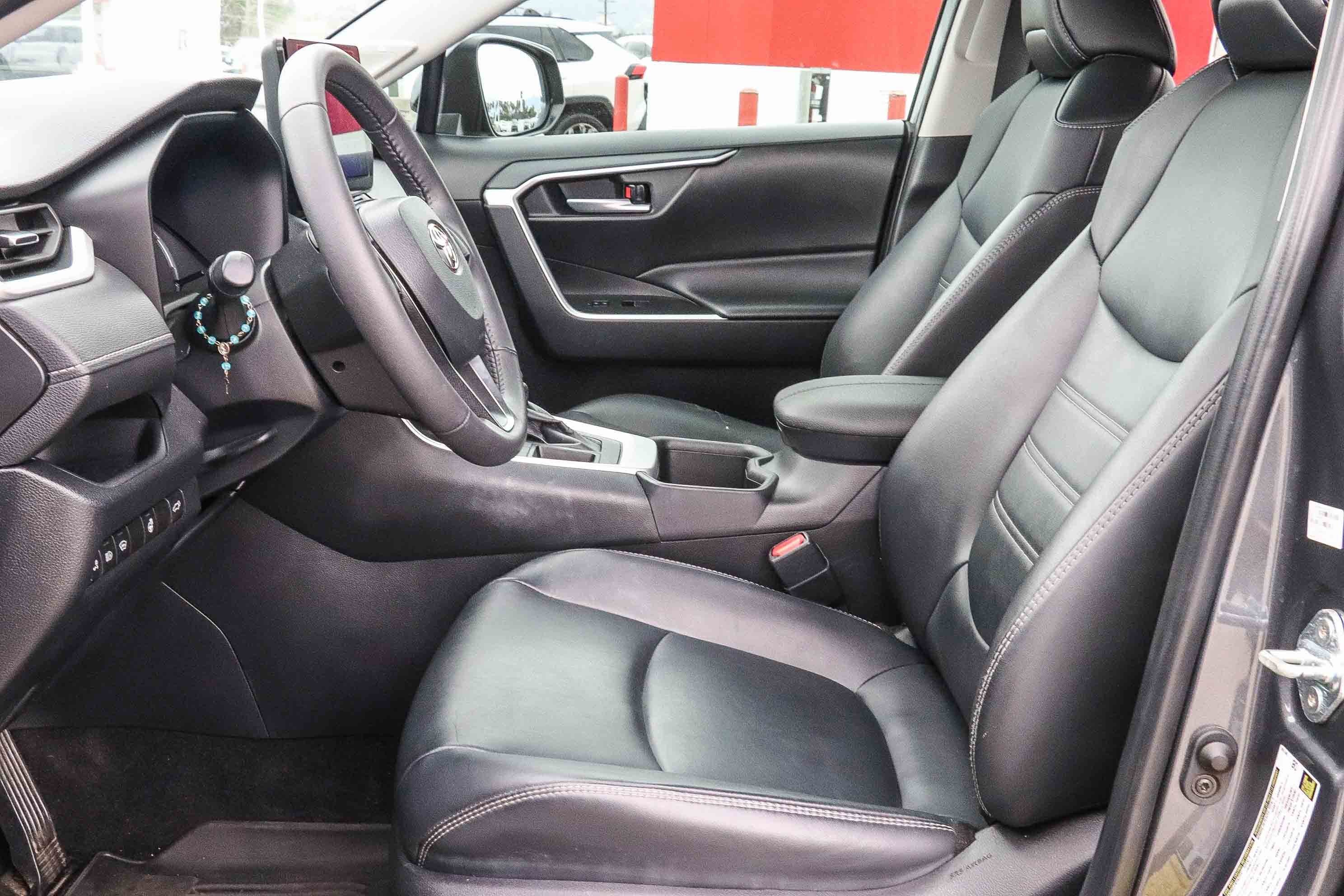 Used 2024 Magnetic Gray Metallic Toyota XLE Premium image 17