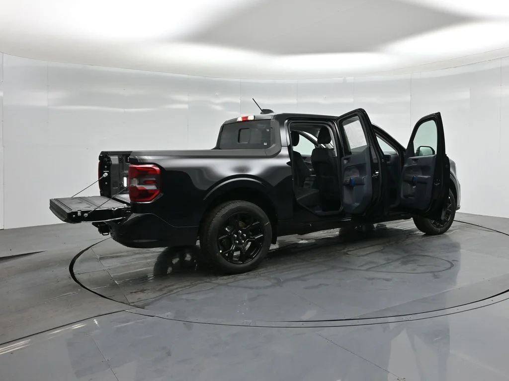 New 2026 Shadow Black Ford Lobo High image 5