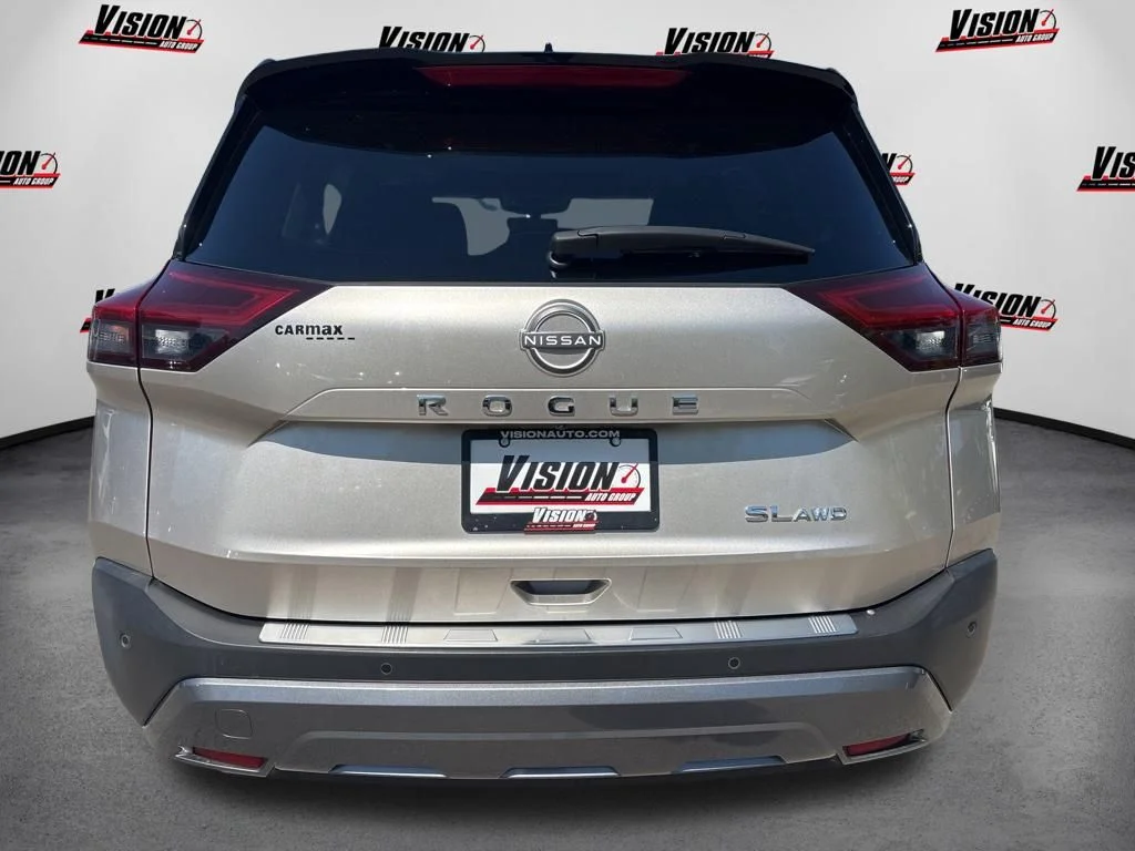 Used 2023 Gold Nissan SL image 6