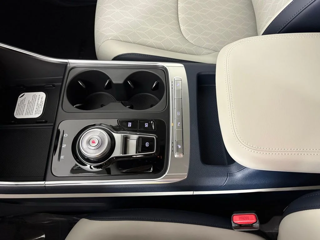 New 2026 Ceramic Silver Kia EX image 30