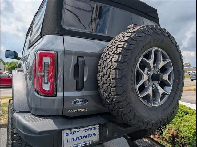 Used 2024 Gray Metallic Ford Badlands image 17