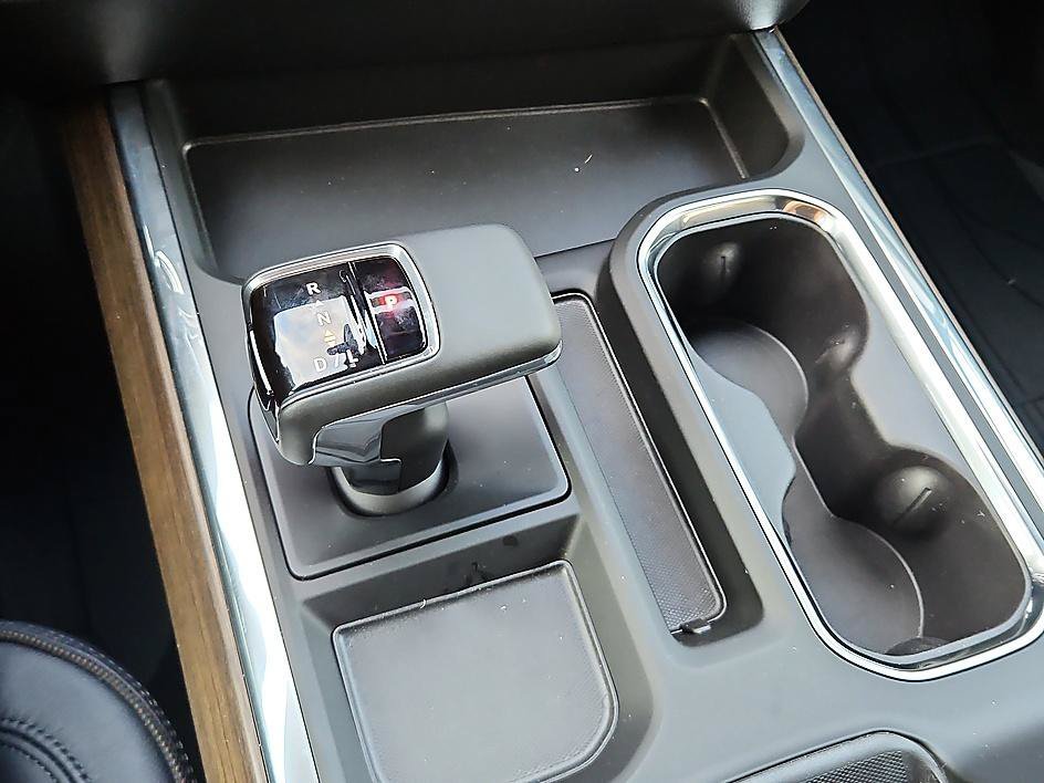 New 2026 Polar White Tricoat Chevrolet High Country image 20