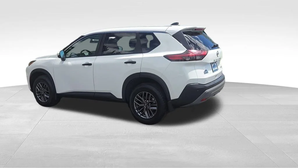 Used 2023 White Nissan S image 6