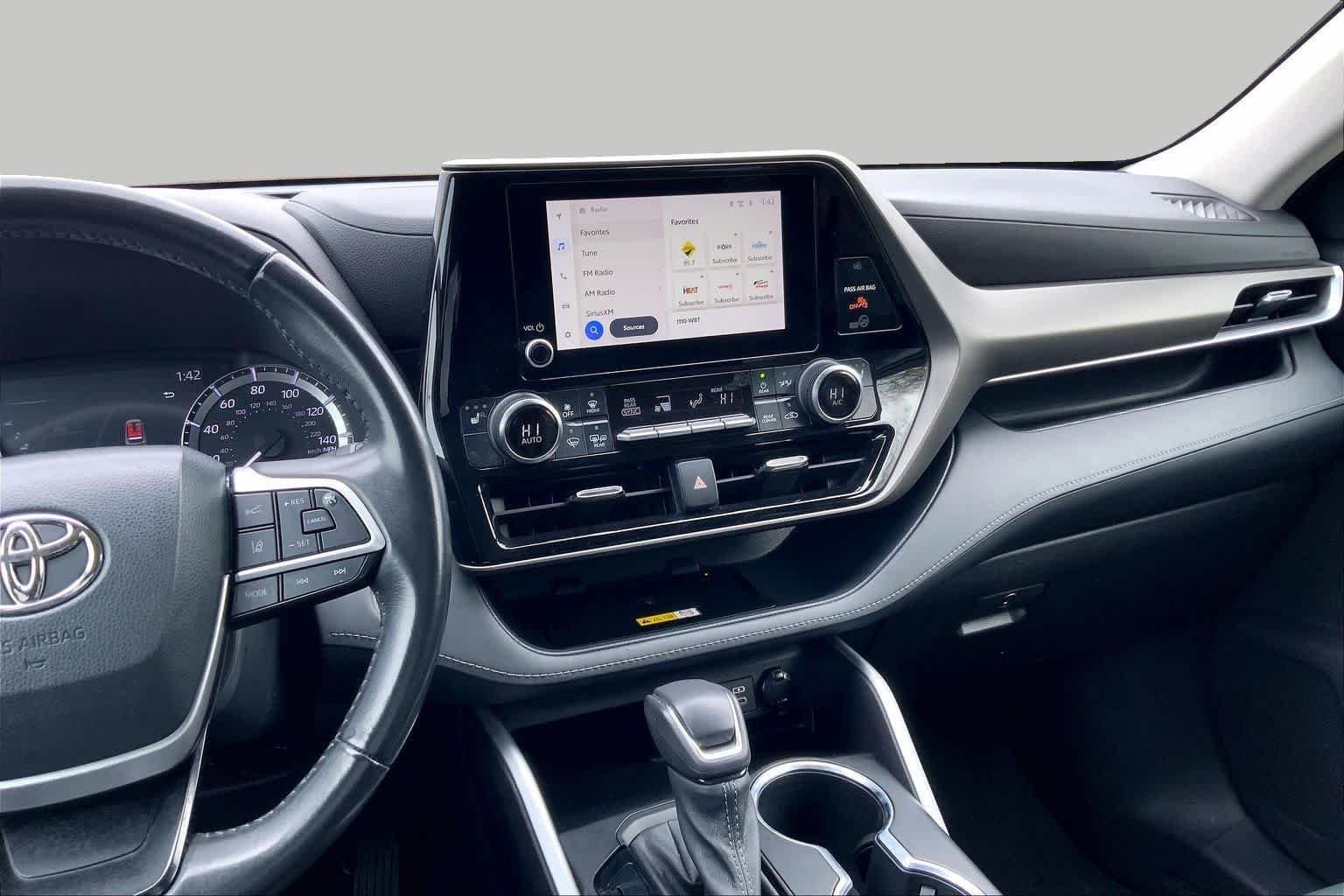 Used 2023 Moon Dust Toyota XLE image 7