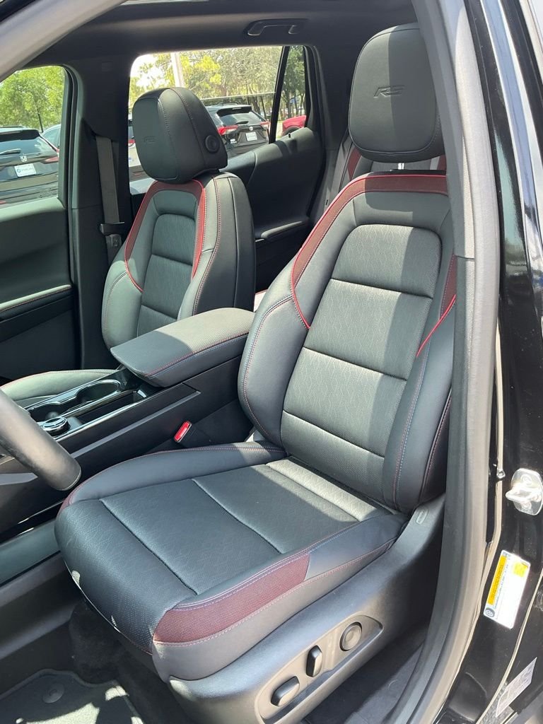 Used 2025 Black Chevrolet RS image 39