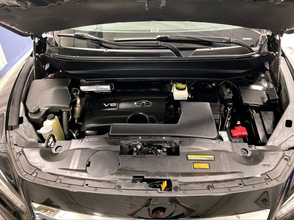 Used 2019 Black INFINITI LUXE image 31