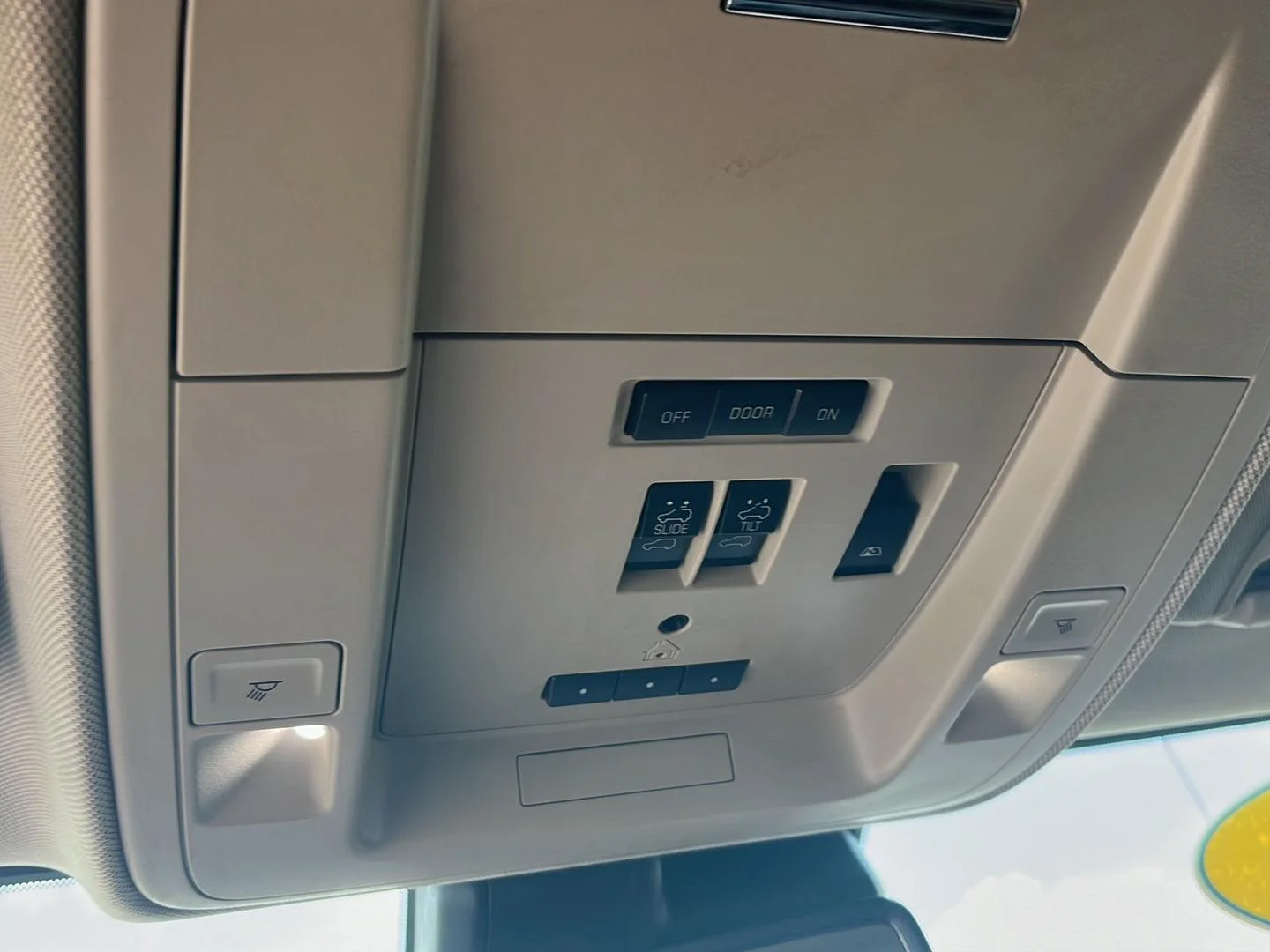 Used 2019 BLACK Chevrolet High Country image 18