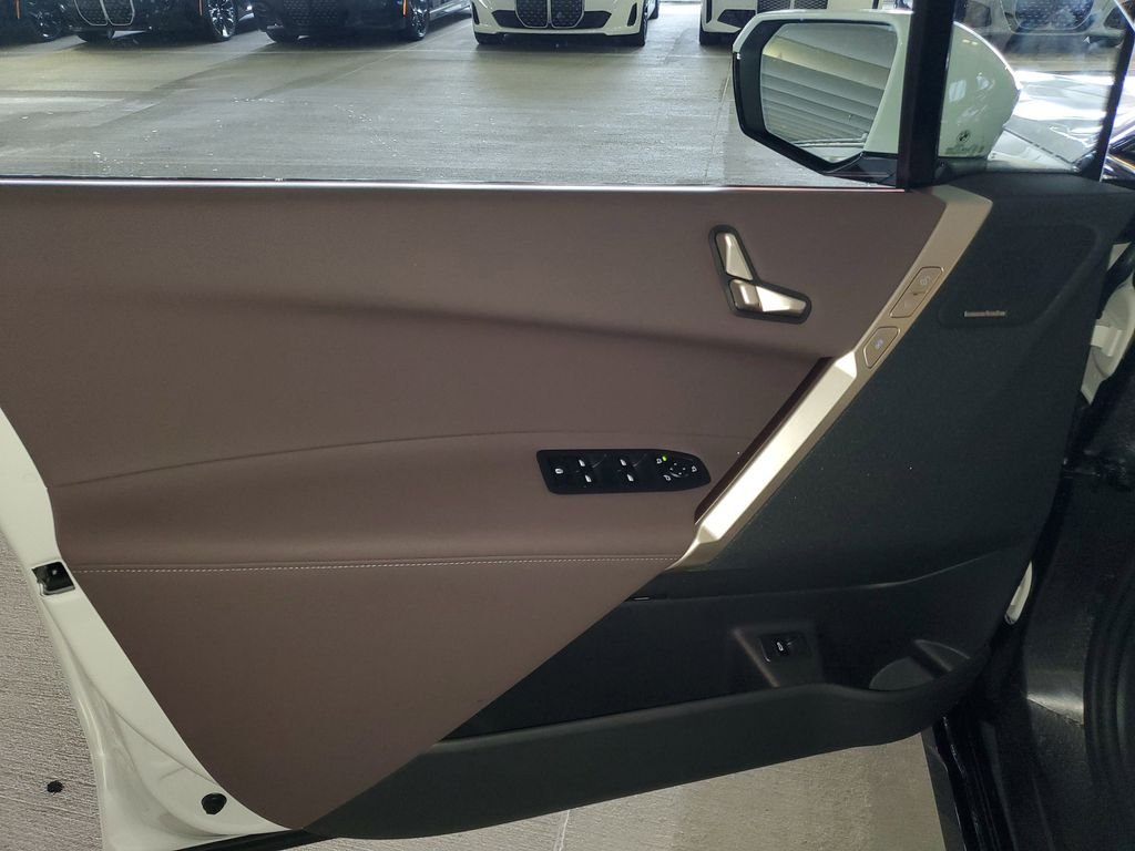 2026 BMW iX 60 - Photo 14
