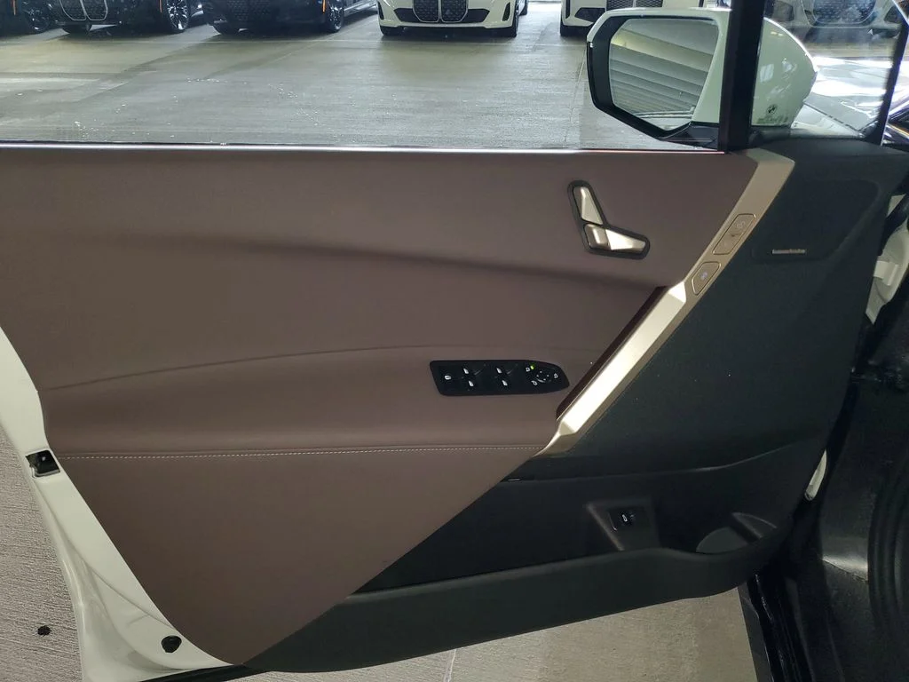 2026 BMW iX 60 - Photo 14
