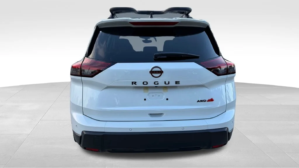 New 2026 Everest White Pearl TriCoat Nissan Rock Creek® image 7