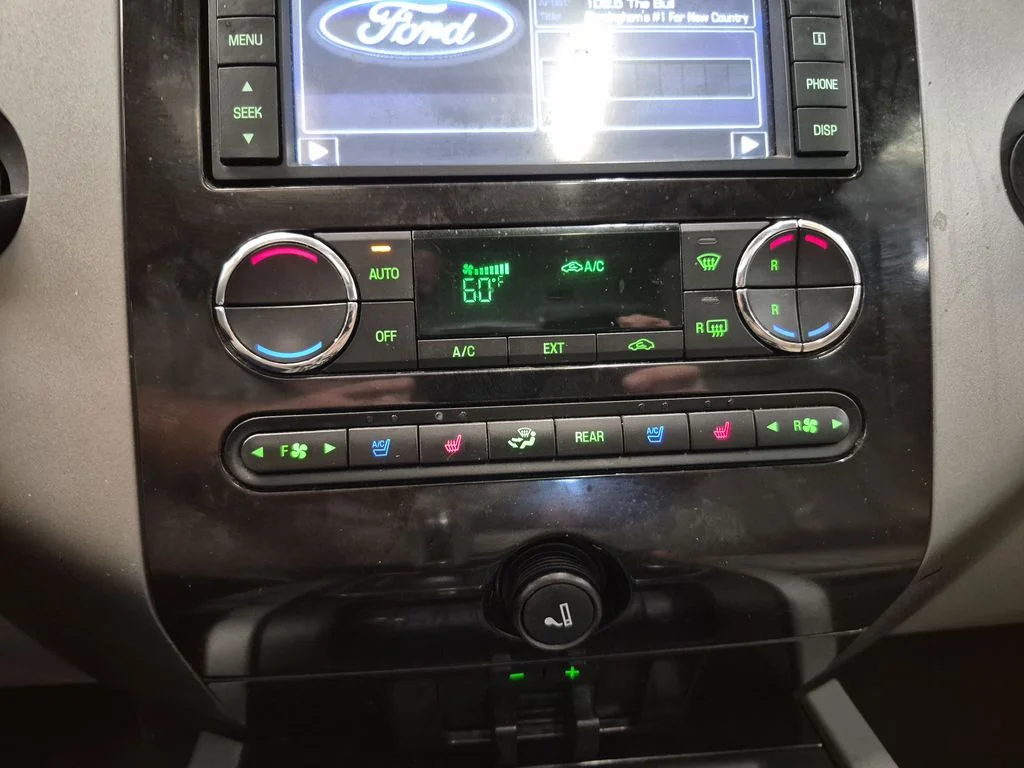 Used 2014 Tuxedo Black Metallic Ford Limited image 33