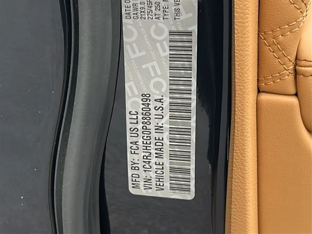 Used 2023 Black Jeep Summit Reserve image 33