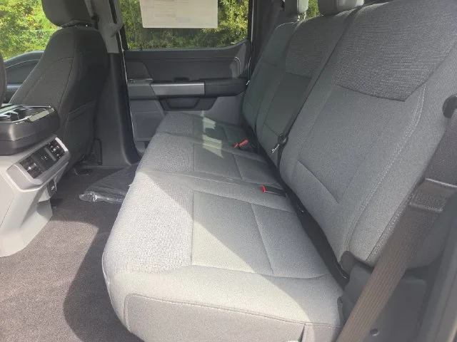 New 2026 Oxford White Ford XLT image 26