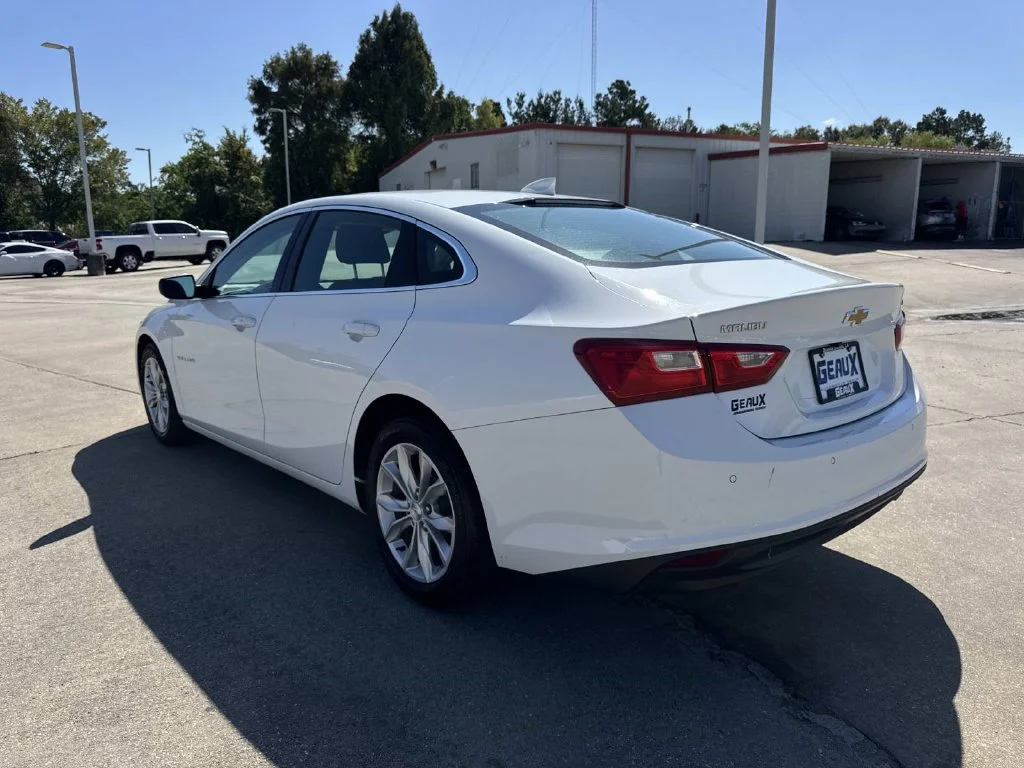 Used 2025 White Chevrolet LT image 14