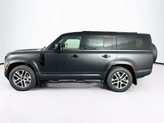 New 2026 Santorini Black Land Rover S image 8