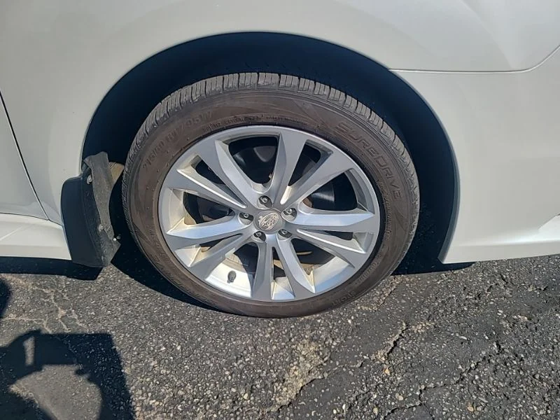 Used 2014 White Subaru 2.5i image 7