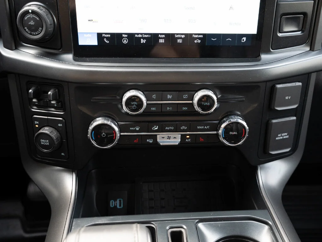 Used 2024 Oxford White Ford XLT image 34