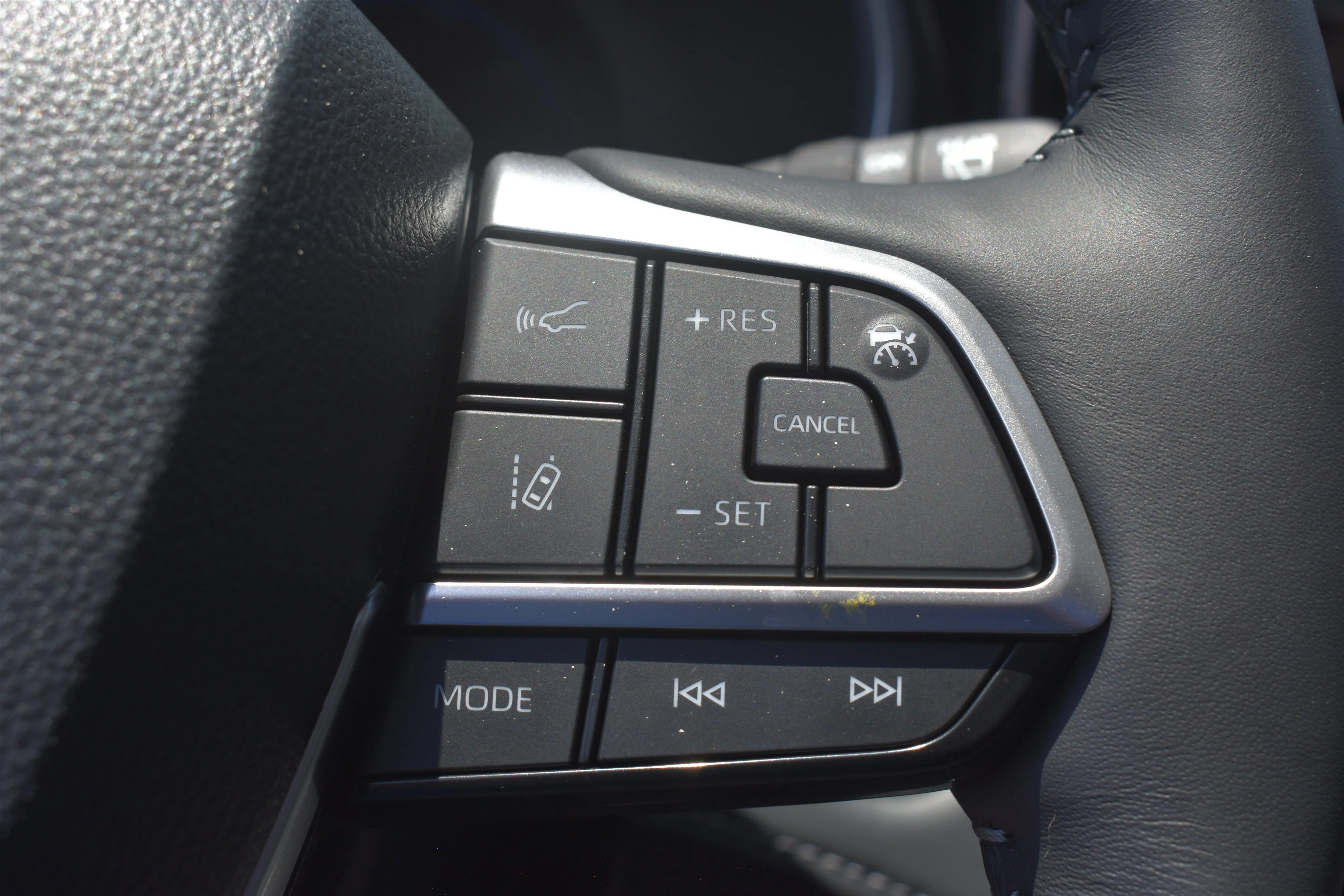 Used 2025  Toyota Limited image 24
