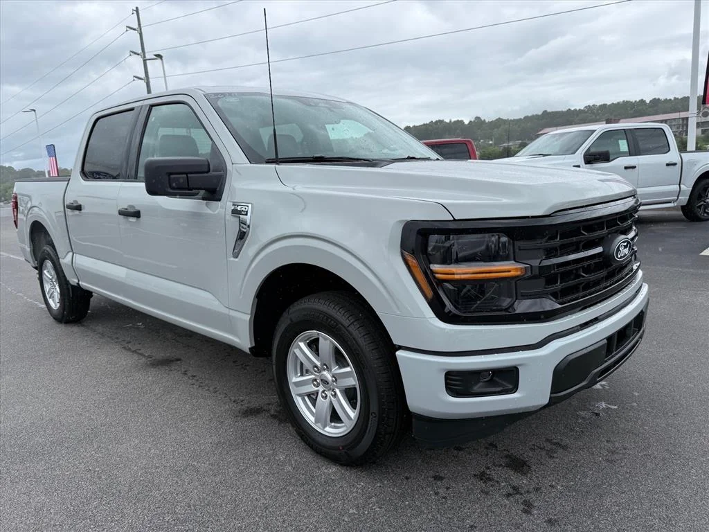 New 2026 Avalanche Ford XLT image 3