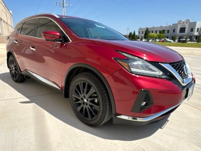 Used 2021 Red Nissan Platinum image 3