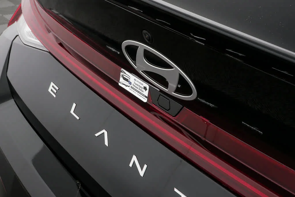 New 2026 Abyss Black Hyundai SEL Sport Premium image 13