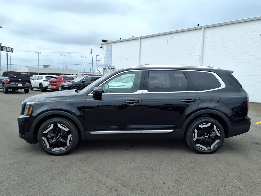 Used 2024 Black Kia EX image 10