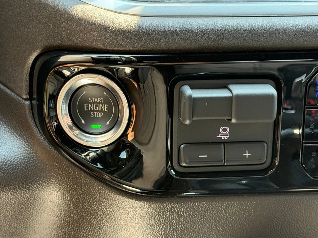 New 2026 Summit White GMC SLT image 7
