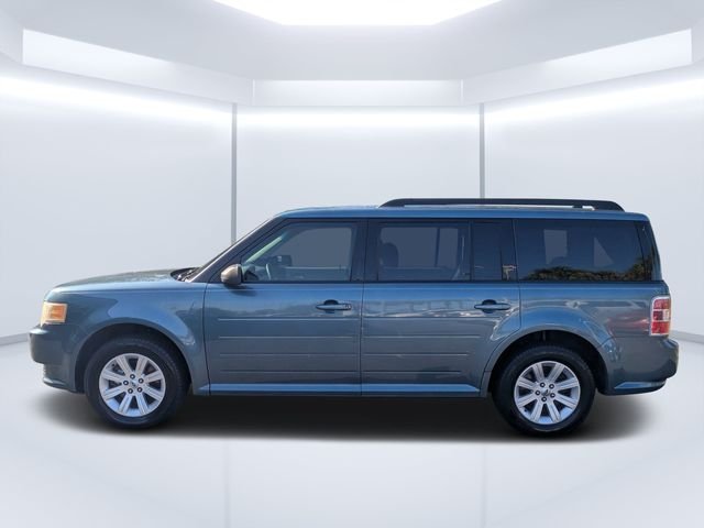 Used 2010 White Ford SE image 6