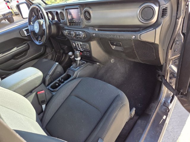 2021 Jeep Wrangler Willys - Photo 16