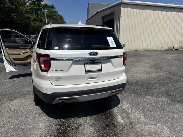 Used 2017 White Ford Limited image 38