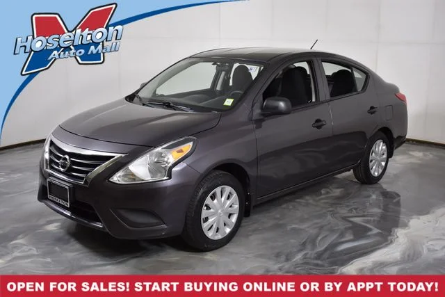 2015 Nissan Versa 1.6 S MT's photo