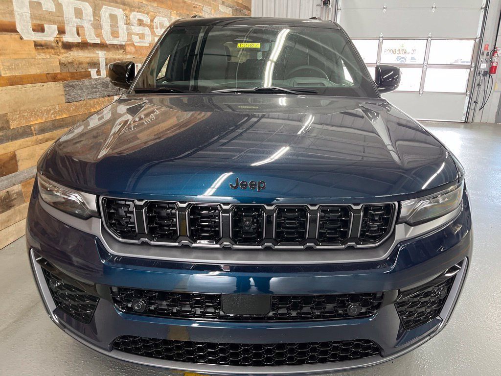 New 2027 Fathom Blue Pearl-Coat Paint Jeep Summit image 8