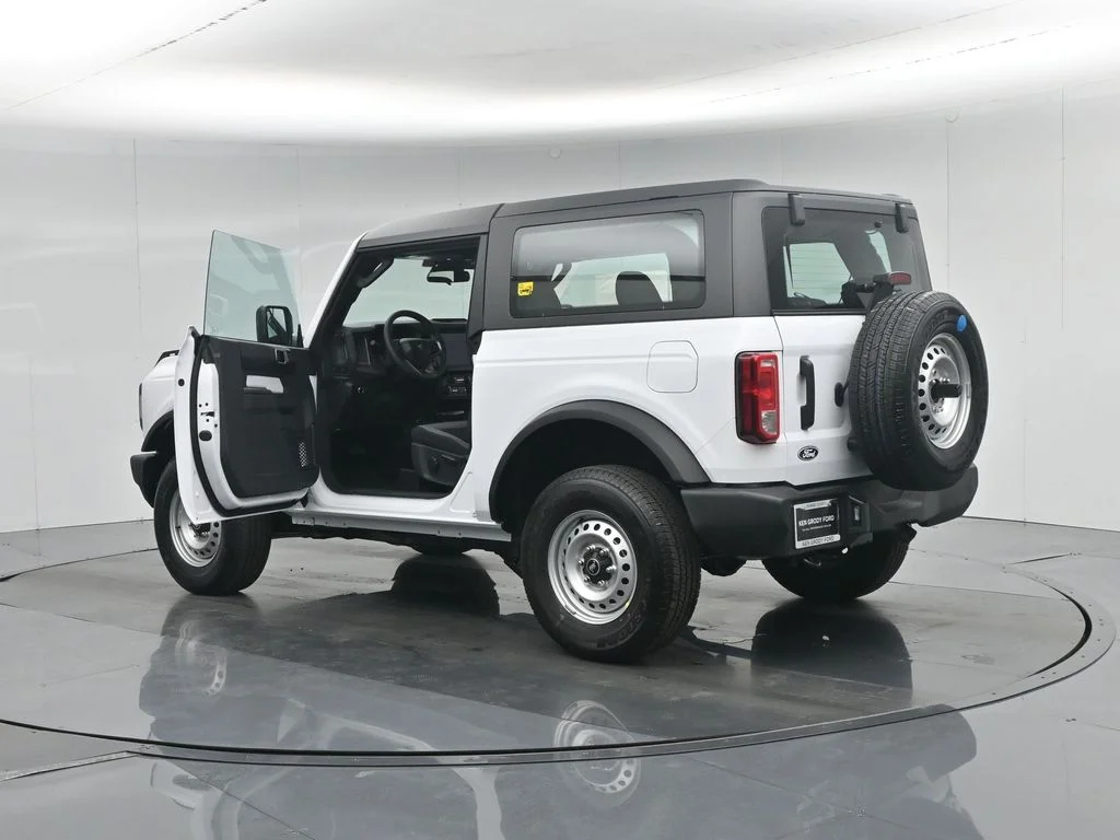 New 2026 Oxford White Ford Base image 31