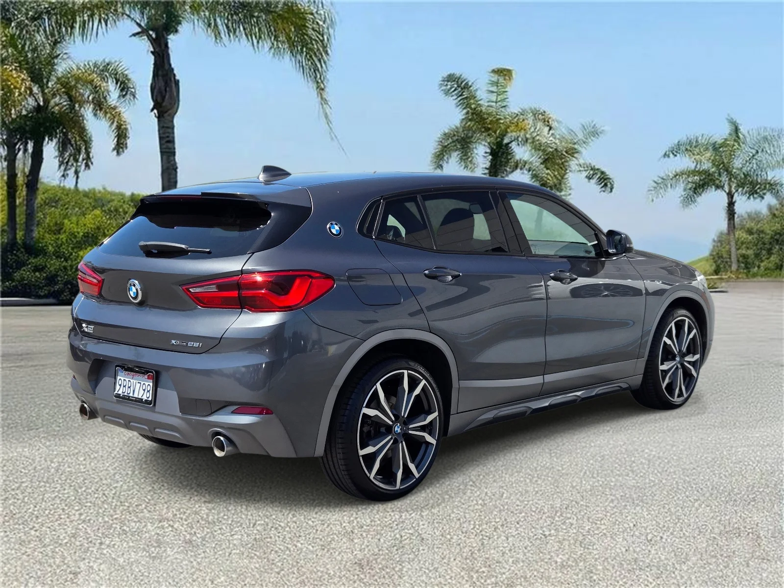 Used 2018 Mineral Gray Metallic BMW xDrive28i Sports Activity Coupe image 4