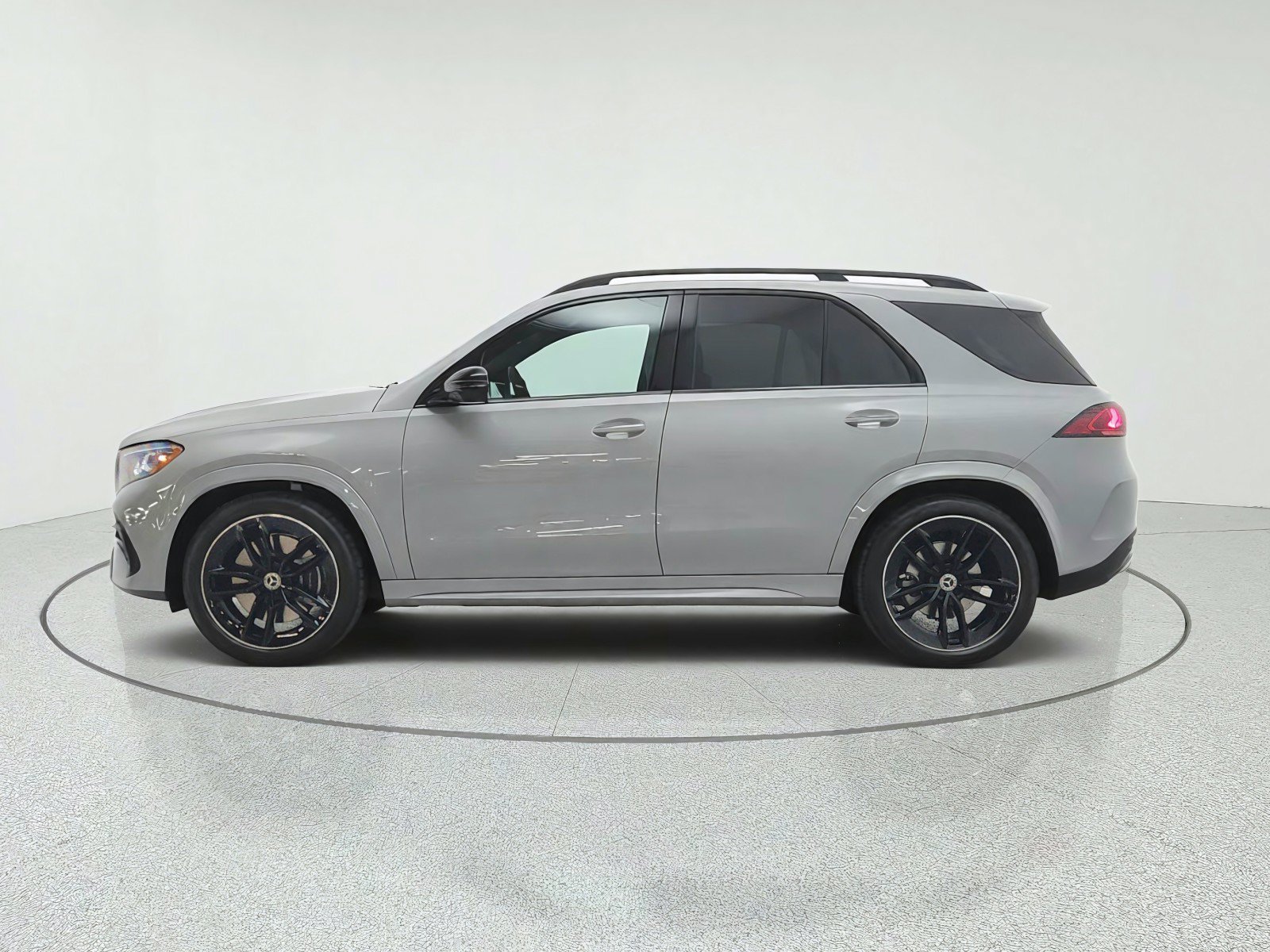 New 2027 MANUFAKTUR Alpine Grey Mercedes-Benz GLE 450 4MATIC® SUV image 29